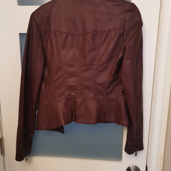 Le Chateau leather jacket - Picture 3 of 4